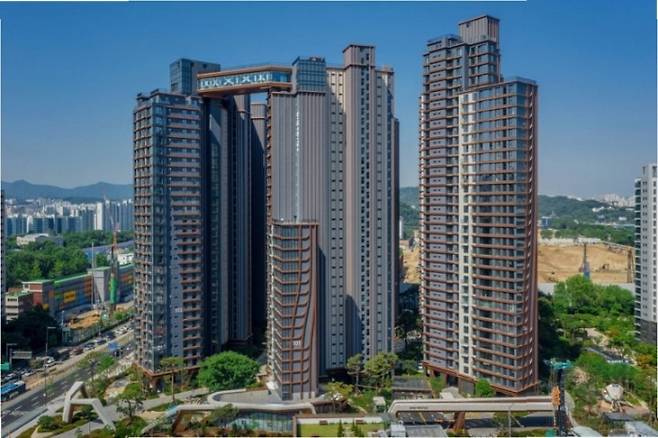 지난해 런던 디자인 어워즈에서 건축 디자인(Architectural Design)상을 수상한 서울 서초구 반포동 래미안 원펜타스 전경. 사진=삼성물산