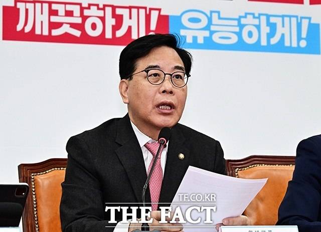 송언석 국민의힘 원내대표가 지난달 23일 오전 서울 여의도 국회에서 열린 최고위원회의에 참석해 모두발언을 하고 있다. /배정한 기자