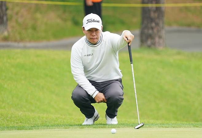 [서울=뉴시스] 제45회 GS칼텍스 매경오픈 3라운드 공동 선두에 오른 조민규. (사진=대회 조직위원회 제공) 2026.05.02. *재판매 및 DB 금지