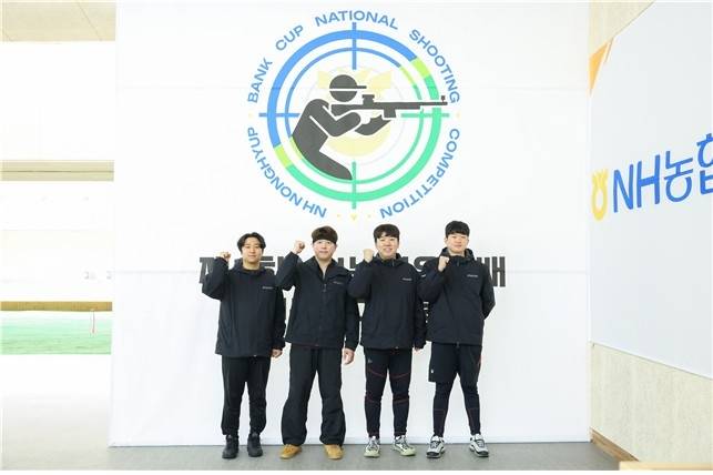 50ｍ 3자세 단체전 한국 남자 기록을 갈아치운 창원시청 남자 일반부 50ｍ 3자세 단체전에서 한국신기록을 달성한 창원시청 김정현, 박성현, 모대성, 송민호(왼쪽부터) [대한사격연맹 제공. 재판매 및 DB 금지]