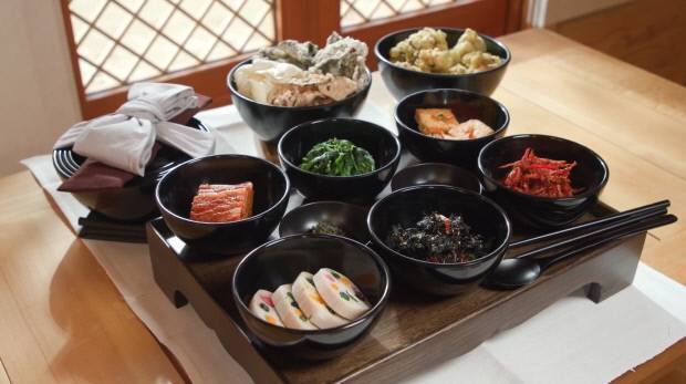Wavve 오리지널 ‘공양간의 셰프들’ 화면 캡처. 사찰음식을 현대적으로 풀어낸 콘텐츠다.