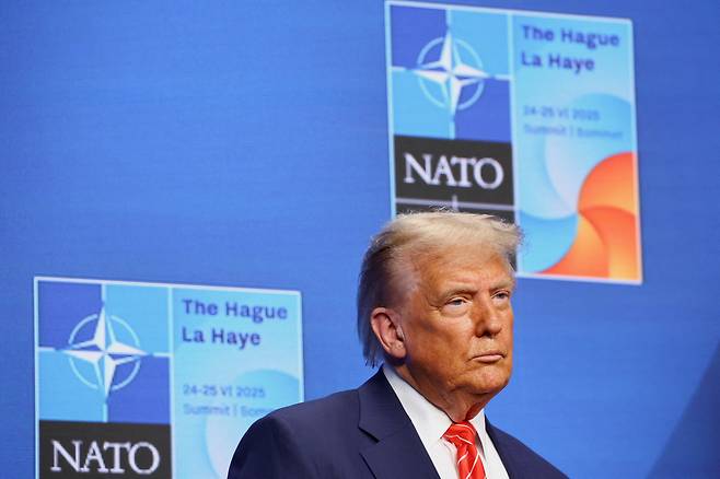 도널드 트럼프 미국 대통령이 지난해 6월 25일 북대서양조약기구(NATO·나토) 정상회의에서 기자회견을 하고 있다. 헤이그(네덜란드)/로이터연합뉴스