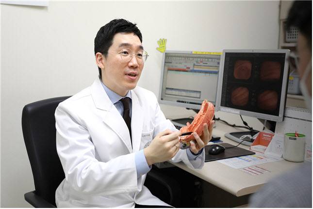 일산백병원 소화기내과 강석인 교수는 위암 수술 후 관리에서 재발 감시뿐 아니라 2차 암 발생까지 고려해야 한다고 강조했다.