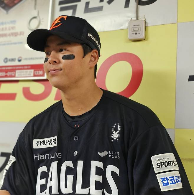 2알 삼성전 마친 뒤 인터뷰 하는 노시환. 대구=스포츠조선 정현석 기자 hschung@sportschosun.com