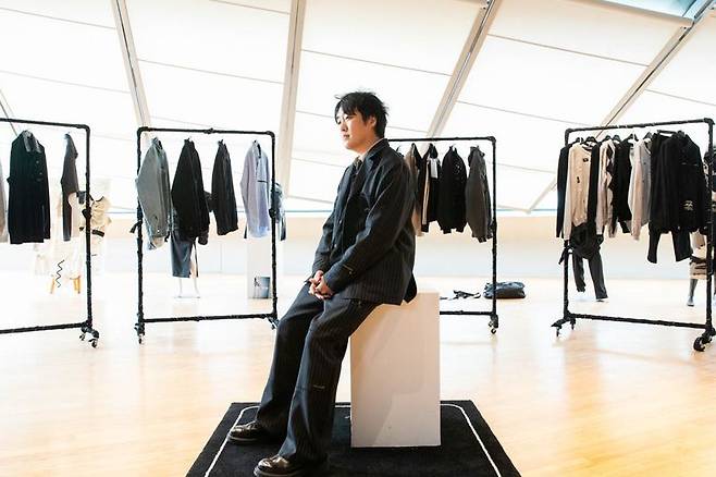패션 브랜드 ‘석운윤’ 윤석운 대표. 석운윤 제공