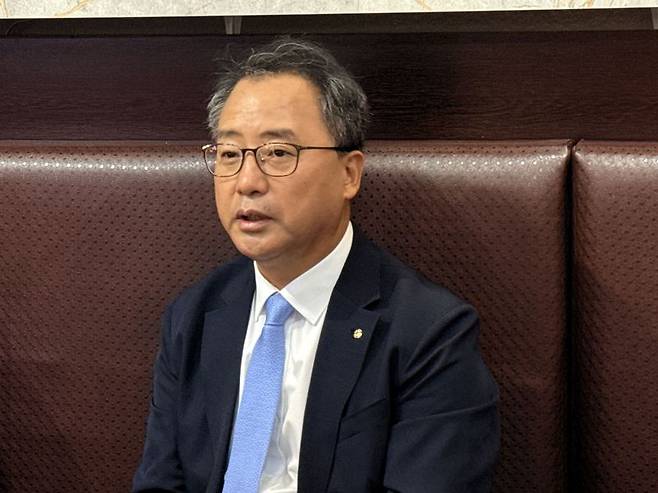 채병득 금융결제원 원장이 3일(현지시간) 우즈베키스탄 사마르칸트에서 열린 아시아개발은행(ADB) 연차총회 동행기자단 간담회에서 발언하고 있다. 금결원 제공