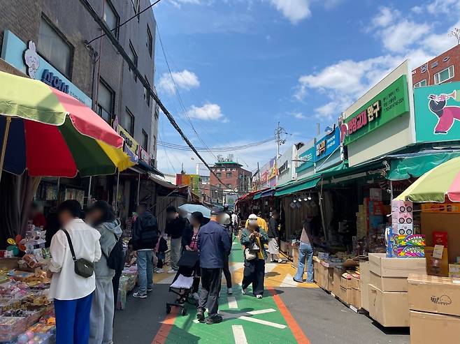 지난 29일 오전 서울 서울 종로구 창신동 문구·완구 시장 풍경. 전민 인턴기자
