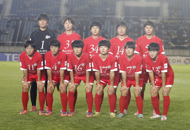 아시아축구연맹 여자 챔피언스리그 4강전을 위해 수원을 방문하는 북한의 내고향여자축구단. 연합