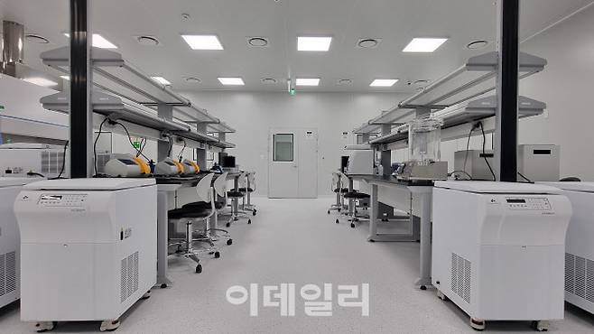 큐로셀의 대전 둔곡지구 내 CAR-T 생산 공장 내부 전경 (제공=큐로셀)