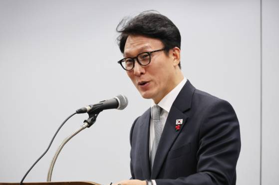 지난해 12월 10일, 김대중 대통령 노벨평화상 수상 25주년 기념식에서 축사하는 김민석 국무총리〈사진=연합뉴스〉