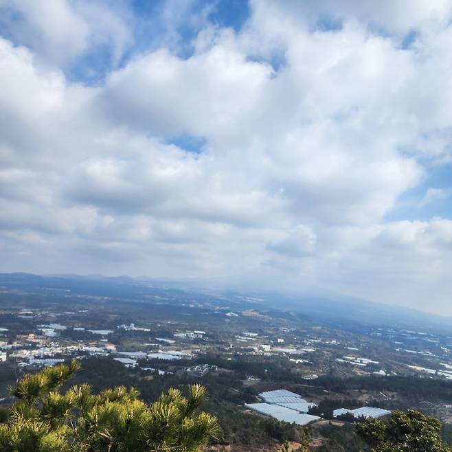 군산오름의 육지풍경
