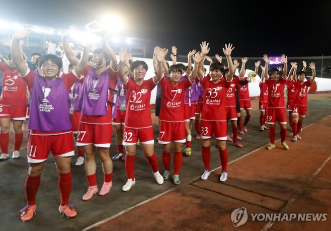 AWCL 조별리그 경기 나선 북한 내고향 여자축구단. EPA 연합뉴스