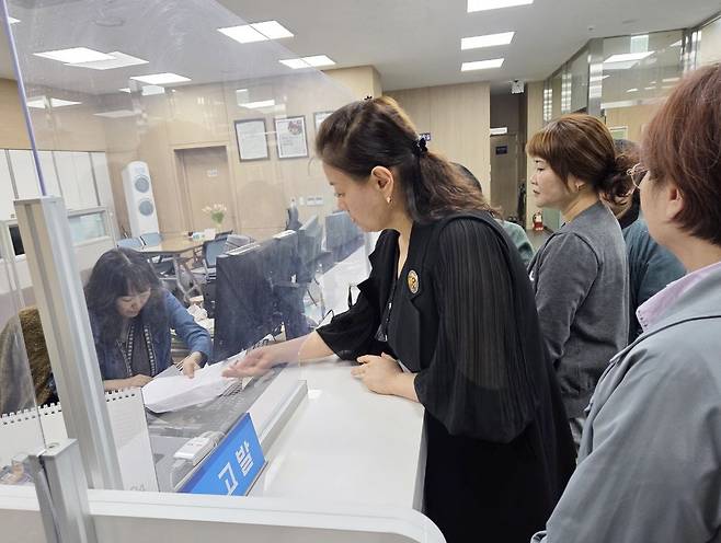 고발장 제출하는 경기교육혁신연대 일부 운영위원 [독자 제공. 재판매 및 DB 금지]