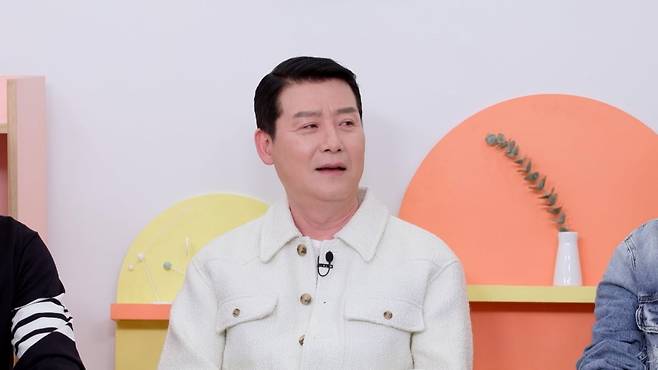 홍진경이 가수 이현우의 ‘성공한 덕후’임을 고백한다. / 사진=KBS 2TV ‘옥탑방의 문제아들’