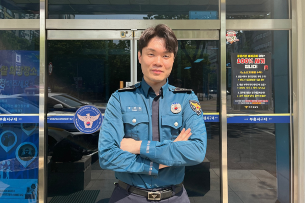 유형별 보이스피싱 체험을 할 수 있는 웹사이트 ‘삼산실버존’을 제작한 삼산경찰서 부흥지구대 박성찬 경장은 “어르신들이 더 이상 피해를 보지 않았으면 하는 마음으로 사이트를 제작하게 됐다”고 했다. 2026.4.30 /송윤지기자 ssong@kyeongin.com
