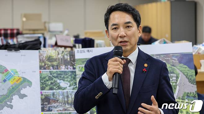 박민식 전 국가보훈부 장관이 국민의힘 부산 북갑 보궐선거 후보로 확정됐다. 사진은 박 후보가 국가보훈부 장관 시절 모습이다. (국가보훈부 제공) 2023.12.20 ⓒ 뉴스1