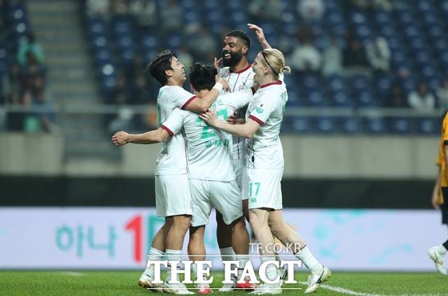 최근 2경기 9골의 압도적 공격력을 보이고 있는 대전 선수들./K리그
