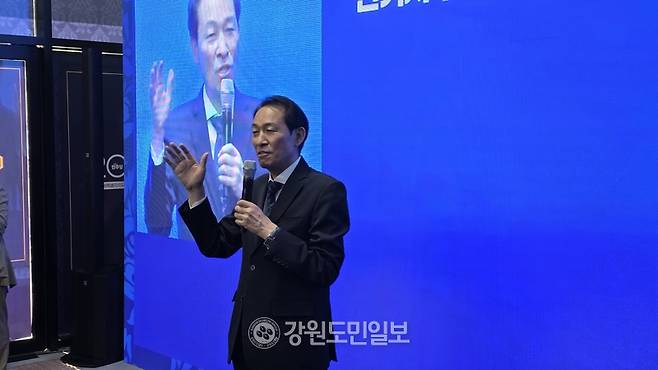 ▲ 우상호 더불어민주당 강원도지사 후보가 5일 춘천에서 열린 육동한 춘천시장 후보 선거사무소 개소식에서 발언을 하고 있다. 정민엽 기자