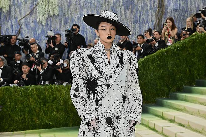 Audrey Nuna from Netflix's ″KPop Demon Hunters″ (2025) poses for photos at the 2026 Met Gala celebrating ″Costume Art″ at the Metropolitan Museum of Art in New York on May 4. [AP/YONHAP]