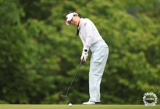 퍼팅 하는 유현조. 사진 제공=KLPGA