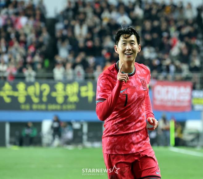 대한민국 축구 국가대표팀 주장 손흥민. /사진=강영조 선임기자