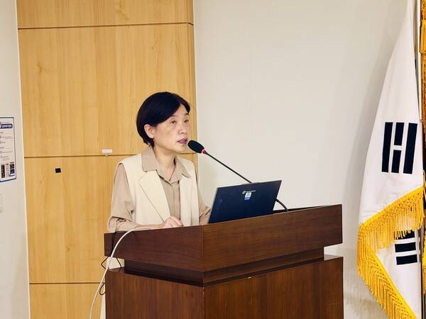 ▲ 서복경 더가능연구소 대표가 탄소중립기본법 공론화 과정에 대해 설명했다.