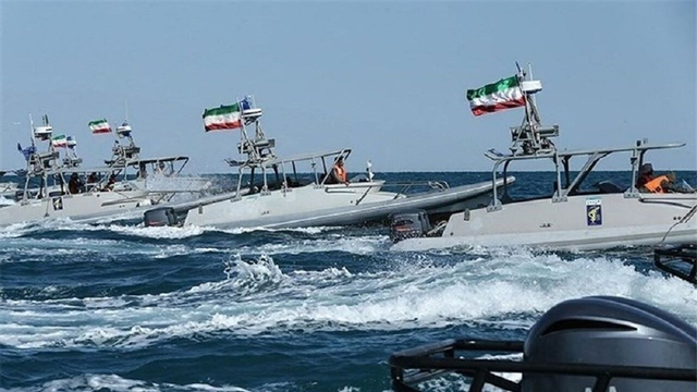 이란 이슬람혁명수비대(IRGC)에서 운용하는 고속정. [이란 국영 IRNA·연합뉴스 사진]