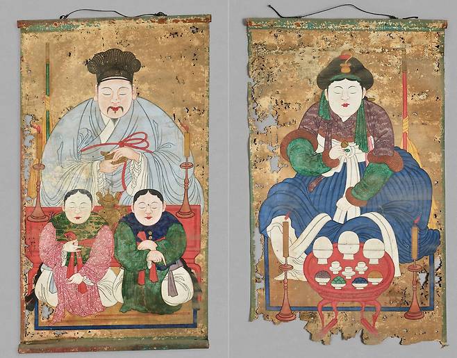 국가유산청은 서울 은평역사한옥박물관이 소장한 '서울 금성당 무신도'를 국가민속문화유산으로 지정할 계획이라고 6일 예고했다. 무신도는 무속신앙에서 섬기는 신의 모습을 그린 그림이다. 사진은 '서울 금성당 무신도' 중 일부로 왼쪽은 '맹인도사', 오른쪽은 '맹인삼신마누라'.사진 국가유산청