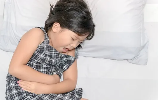 기온이 올라 병원성 미생물이 증식하기 쉬운 계절엔 식중독과 장염 발생 위험이 높아진다. 게티이미지