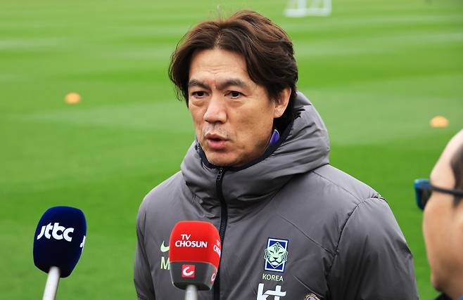대한민국 축구 국가대표팀 홍명보 감독. 밀턴킨스=연합뉴스