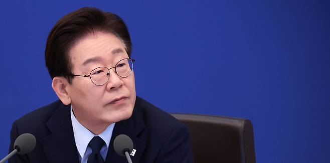 이재명 대통령이 6일 청와대에서 열린 국무회의 겸 비상경제점검회의에서 발언하고 있다. 연합뉴스