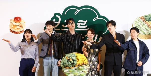 봉주르빵집 제작발표회 참석진 / 사진=팽현준 기자