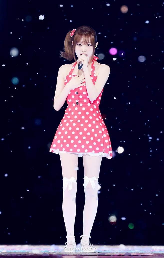 가수 최예나가 7일 가오슝 내셔널 스타디움에서 진행된 스타뉴스 주최 '10주년 아시아 아티스트 어워즈 2025(10th Anniversary Asia Artist Awards 2025, '10주년 AAA 2025')를 기념하는 'ACON 2025'에서 멋진 무대를 선보이고 있다. 'ACON 2025'는 'AAA'의 10주년을 기념하고 함께 축하하는 의미에서 열리는 페스타로, 배우 이준영과 i-dle(아이들) 슈화, 크래비티 앨런, 키키 수이가 MC를 맡아 'ACON 2025'를 이끌고 넥스지(NEXZ), 아홉(AHOF), 애쉬 아일랜드(Ash Island), 에이티즈(ATEEZ), 우즈(WOODZ), 이이경, 최예나(YENA), 키스오브라이프(KISS OF LIFE), 키키(KiiiKiii), 킥플립(KickFlip), 크래비티(CRAVITY), 싸이커스(xikers), SB19(에스비나인틴), QWER(큐더블유이알) 등이 출연한다. /2025.12.07 /사진=김휘선 hwijpg@