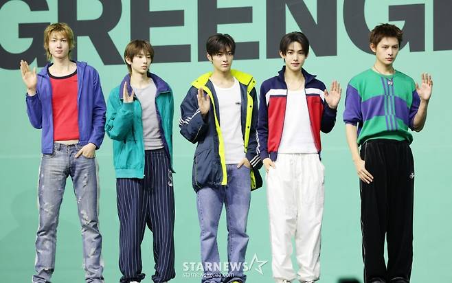 그룹 코르티스가 4월 20일 서울 광진구 예스24 라이브홀에서 진행된 미니 2집 'GREENGREEN' 발매 기념 쇼케이스에서 포즈를 취하고 있다. /2026.04.20 /사진=김휘선 hwijpg@