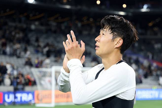 SAN DIEGO, CALIFORNIA - MAY 02: Son Heung-Min #7 of Los Angeles FC acknowledges the fans after the MLS match between San Diego FC and Los Angeles Football Club at Snapdragon Stadium on May 02, 2026 in San Diego, California.   Luiza Moraes/Getty Images/AFP (Photo by Luiza Moraes / GETTY IMAGES NORTH AMERICA / Getty Images via AFP)







<저작권자(c) 연합뉴스, 무단 전재-재배포, AI 학습 및 활용 금지>