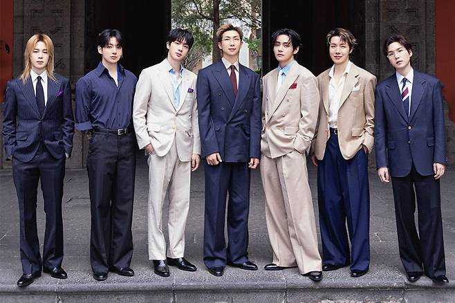 그룹 방탄소년단이 멕시코 공연을 앞두고 멕시코 대통령과 만날 예정이라고 소속사 빅히트 뮤직이 7일 밝혔다. 방탄소년단 공식 트위터