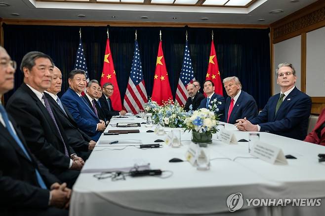 회담장에 나온 미중 정상 [UPI 연합뉴스 자료사진. 재판매 및 DB 금지]