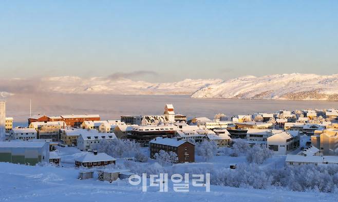 노르웨이 최북단 시르케네스의 전경. 시르케네스는 핀란드, 러시아와 국경을 맞대고 있는 인구 3404명(2023년 기준)의 작은 마을이다. (사진=노르웨이 관광청)