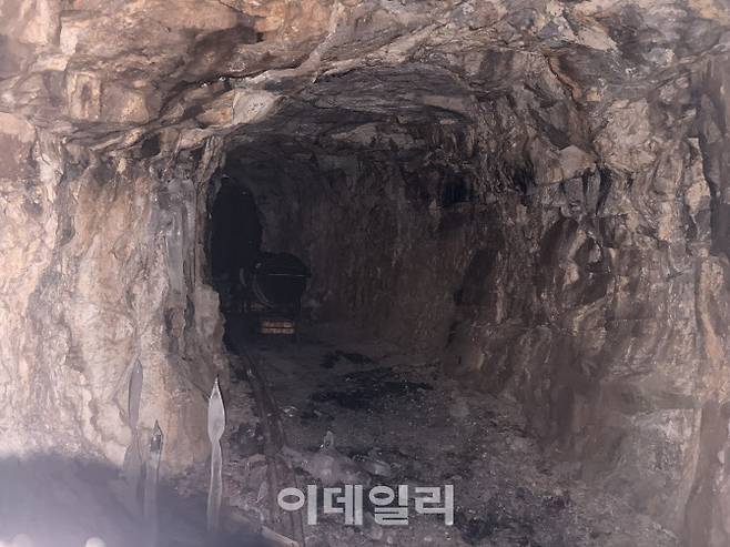 시르케네스 도심 골목 한가운데 위치한 방공호 ‘앤더스그로타’ 내부 (사진=이민하 기자)