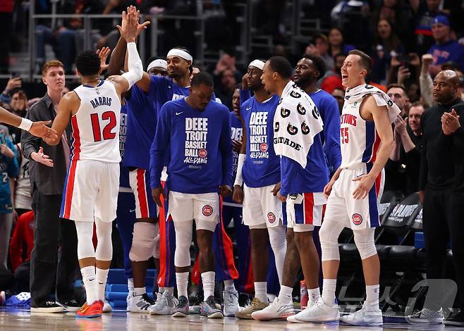 NBA 디트로이트가 동부 콘퍼런스 PO 준결승 2차전에서 클리블랜드를 107-97로 꺾고 2연승을 달렸다. ⓒ AFP=뉴스1