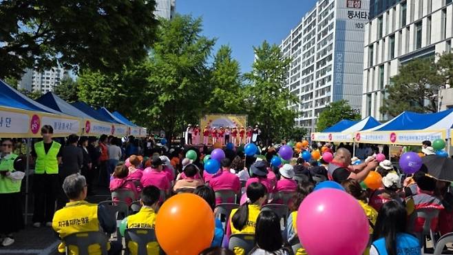 4월 25일 대구시 달서구청에서 '효나눔 자원봉사데이' 행사가 있었다. (본인 촬영)