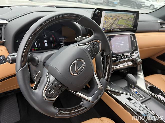 렉서스 LX 700h 실내. 송민재 기자