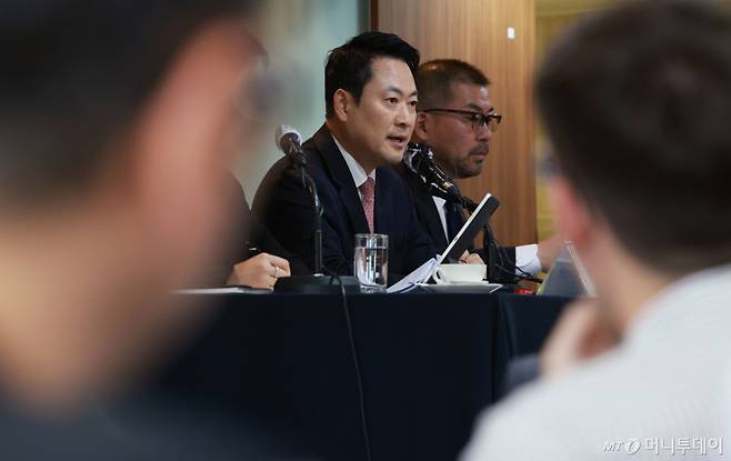 (서울=뉴스1) 국회사진기자단 = 장동혁 국민의힘 대표가 8일 오후 서울 중구 프레스센터에서 열린 서울외신기자클럽 초청 간담회에서 모두발언을 하고 있다. 2026.5.8/뉴스1  Copyright (C) 뉴스1. All rights reserved. 무단 전재 및 재배포,  AI학습 이용 금지. /사진=(서울=뉴스1) 국회사진기자단