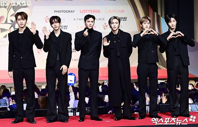 그룹 라이즈 성찬-쇼타로-은석-원빈-소희-앤톤