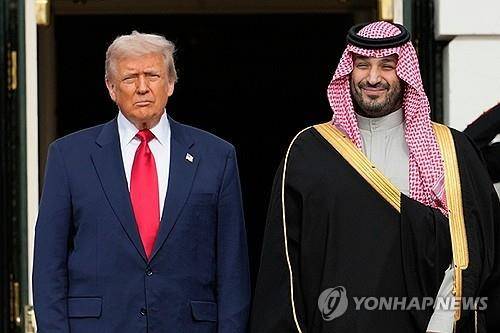 트럼프 미 대통령(왼쪽)과 빈살만 사우디 왕세자 [AP 연합뉴스 자료사진. 재판매 및 DB 금지]