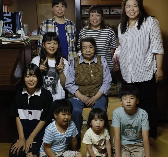 ▲부모가 죽음을 두려워하 지 않는다면 아이와 그 마지막을 함께해도 괜찮다. ’어쩌면 일어날지도 몰라 기적’의 스기야마상 가족.