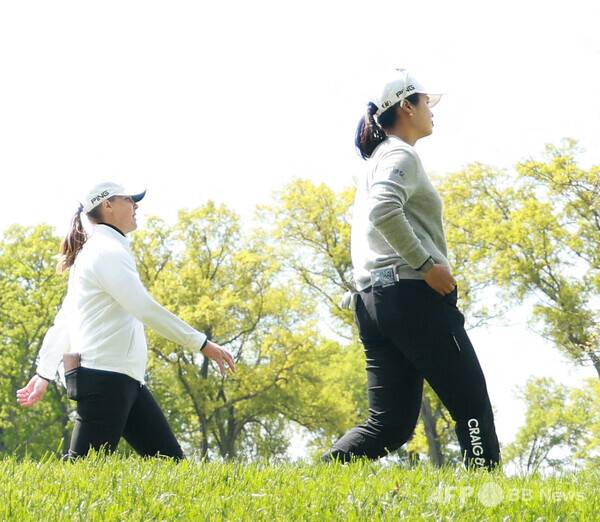2026년 미국여자프로골프(LPGA) 투어 미즈호 아메리카스 오픈에 출전한 최혜진 프로가 2라운드에서 제니퍼 컵초(미국)와 동반 경기하는 모습이다. 사진제공=ⓒAFPBBNews = News1 (사진을 무단으로 사용하지 마십시오.)
