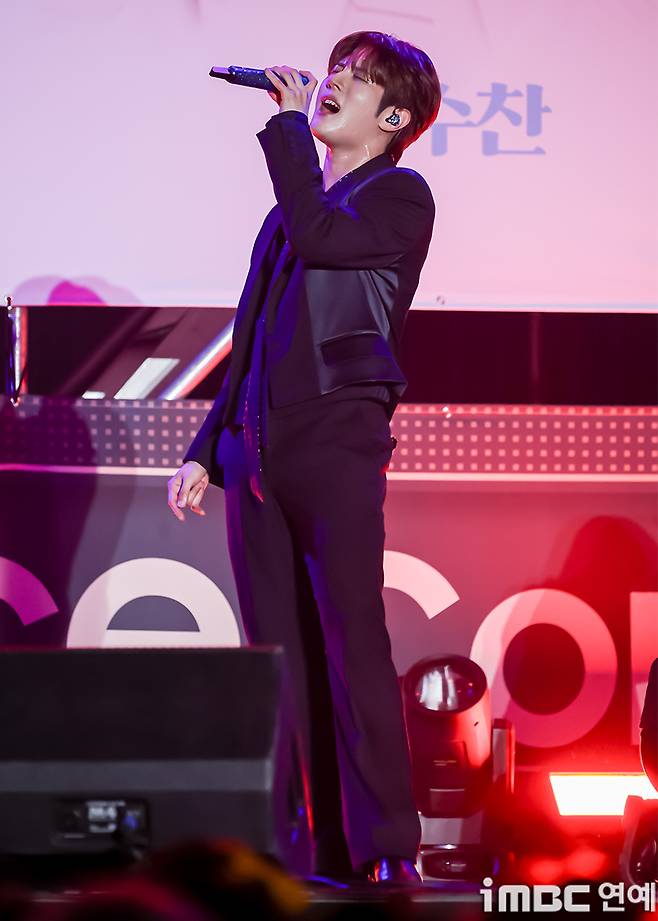 3-Person, 3-Color Trot Concert: Prince is a joint concert featuring Kim Soo-chan, Kim Jung-yeon, and Min Soo-hyun showcasing their individual styles. It is a performance prepared by the global fandom platform my1pick for Family Month and will run for two days until the 10th.i