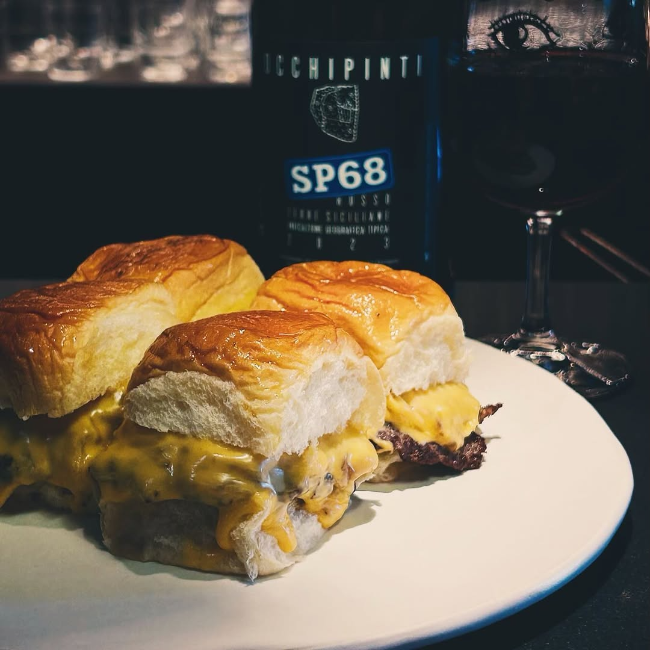 Tomo Seattle's dry-aged steam burgers (Tomo Seattle)