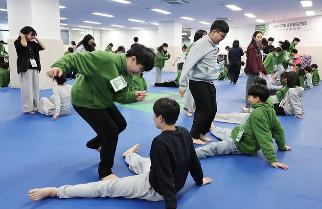 태권도 하는 초등학생들. 기사와 관련없음. [연합뉴스]